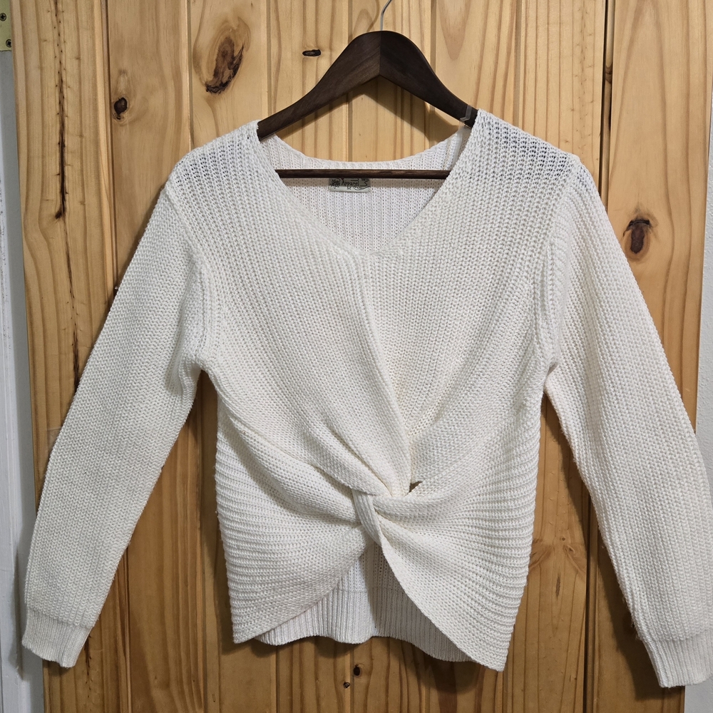 Poof! Classic White V-Neck Sweater SZ M
